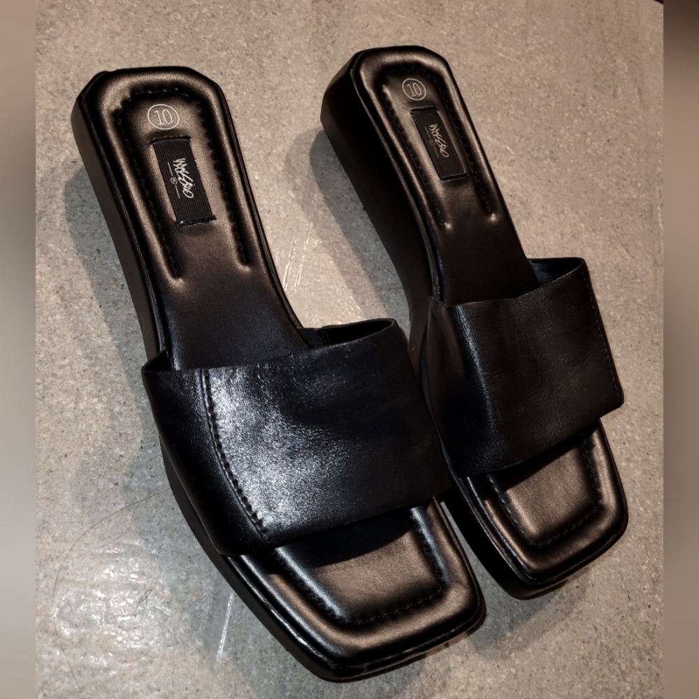 Black Sandles Size 10
